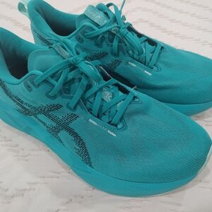 ASICS Novablast 5 Men's Size 12 Excellent Condition